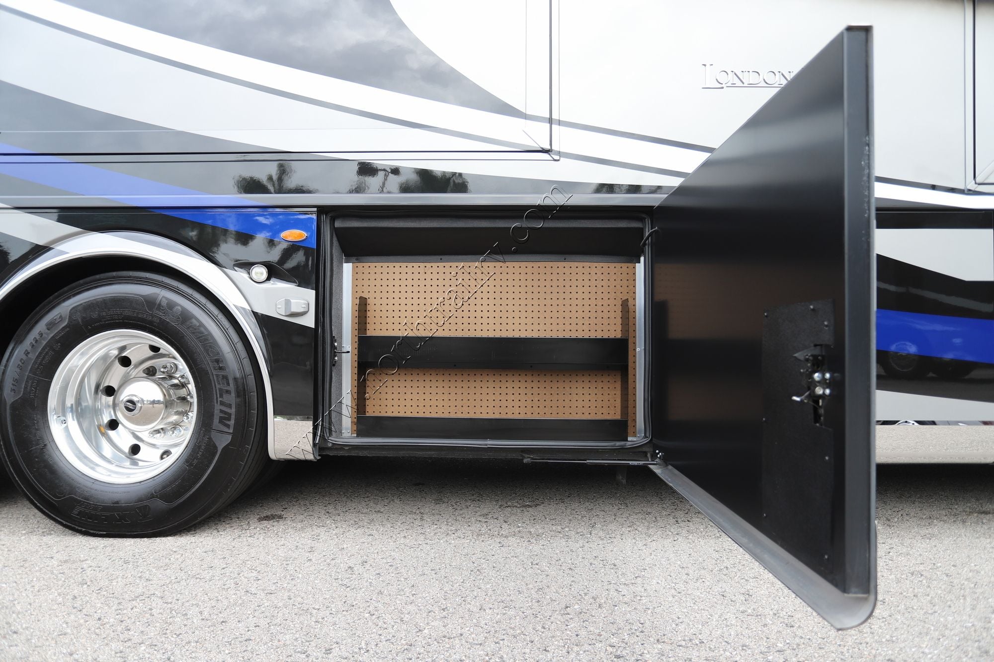 Used 2023 Newmar London Aire 4551 Class A  For Sale