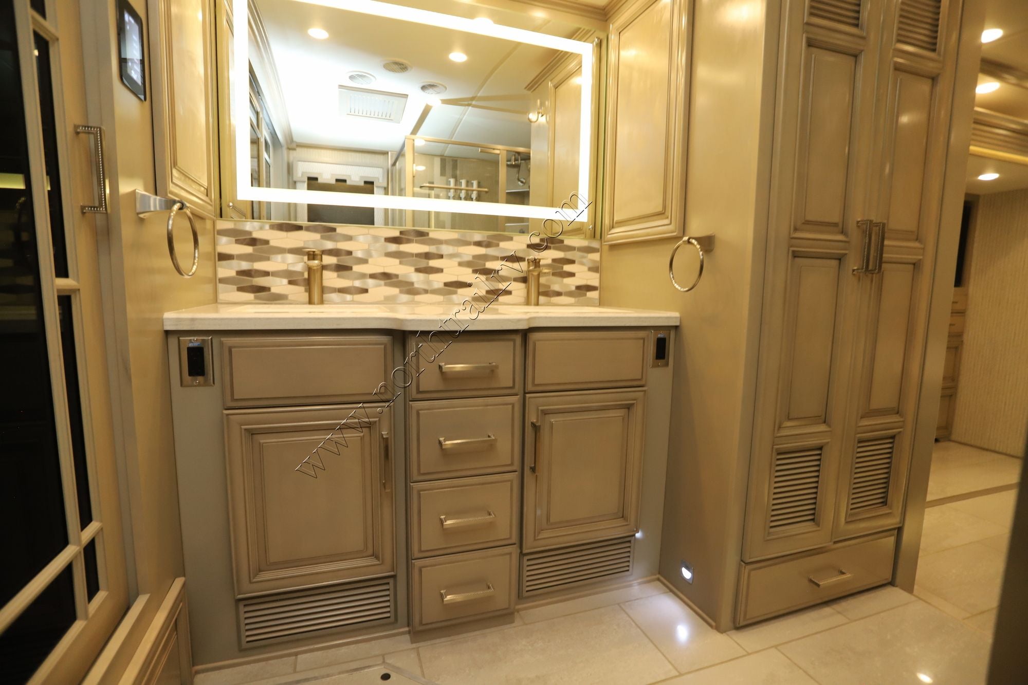 Used 2023 Newmar London Aire 4551 Class A  For Sale