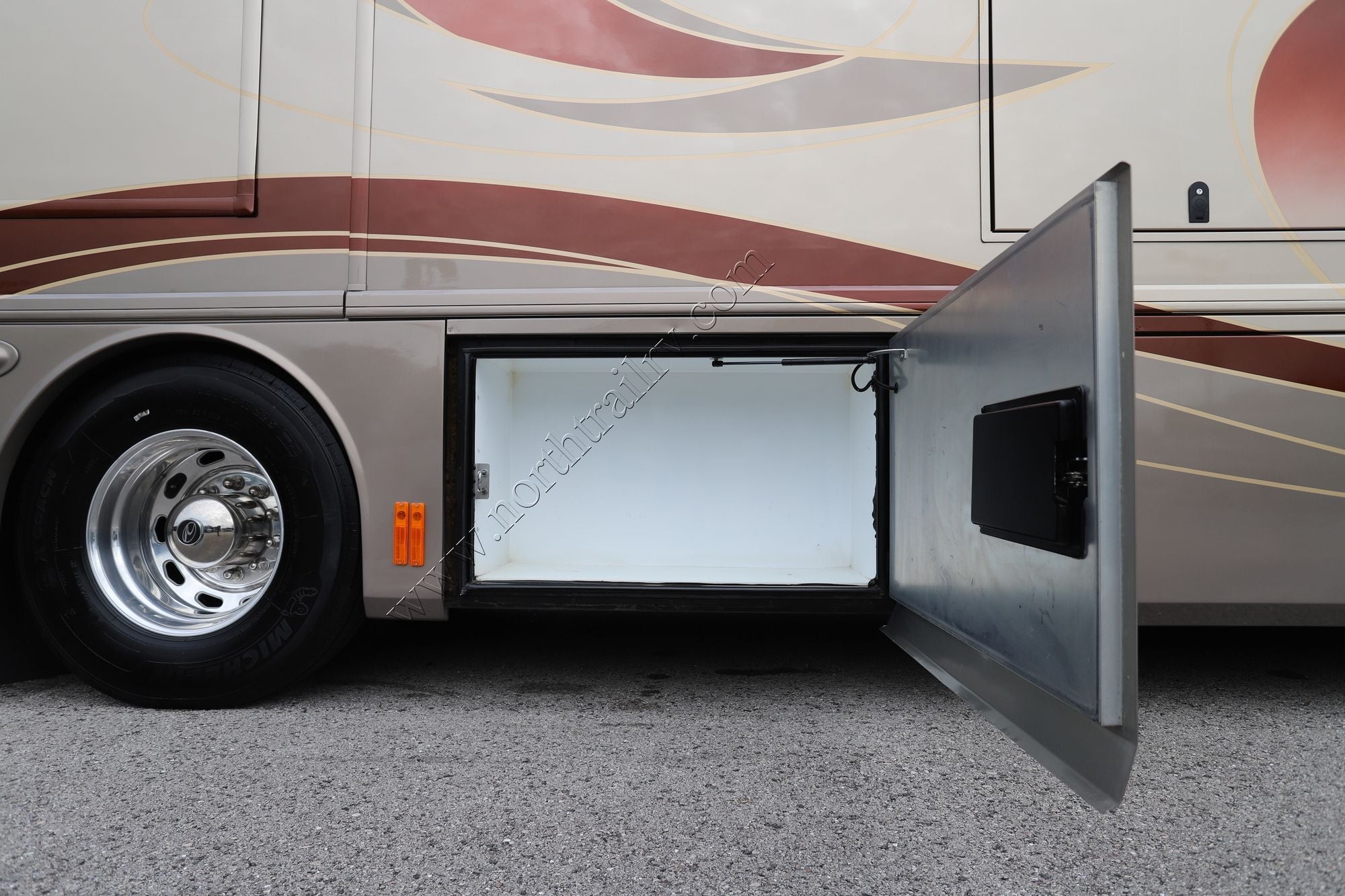 Used 2016 American Coach Allegiance 39A Class A  For Sale