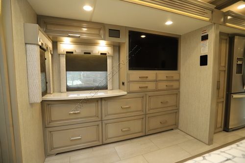 2023 Newmar London Aire 4551