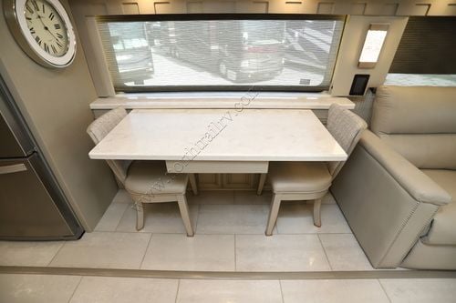 2023 Newmar London Aire 4551