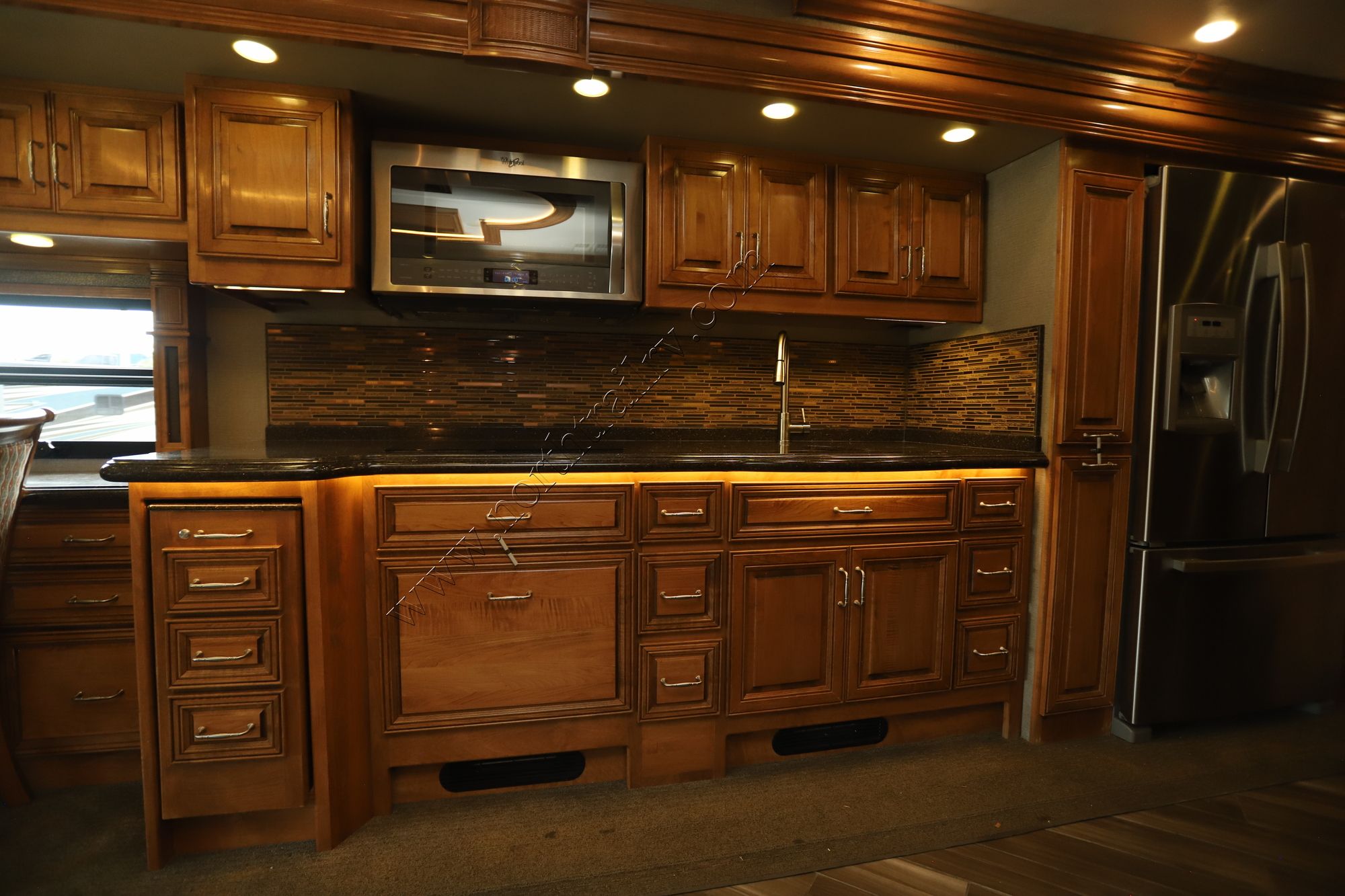 Used 2016 American Coach Allegiance 39A Class A  For Sale