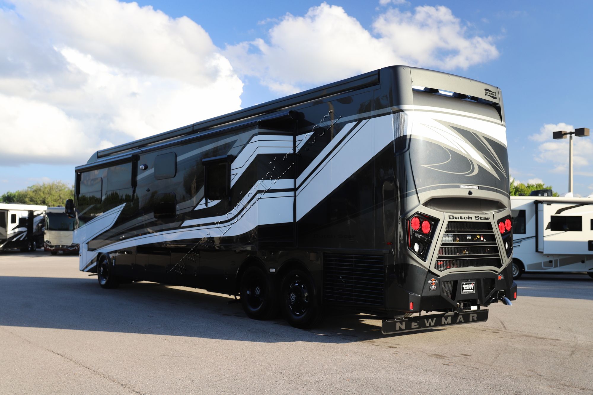 New 2026 Newmar Dutch Star 4340 Class A  For Sale