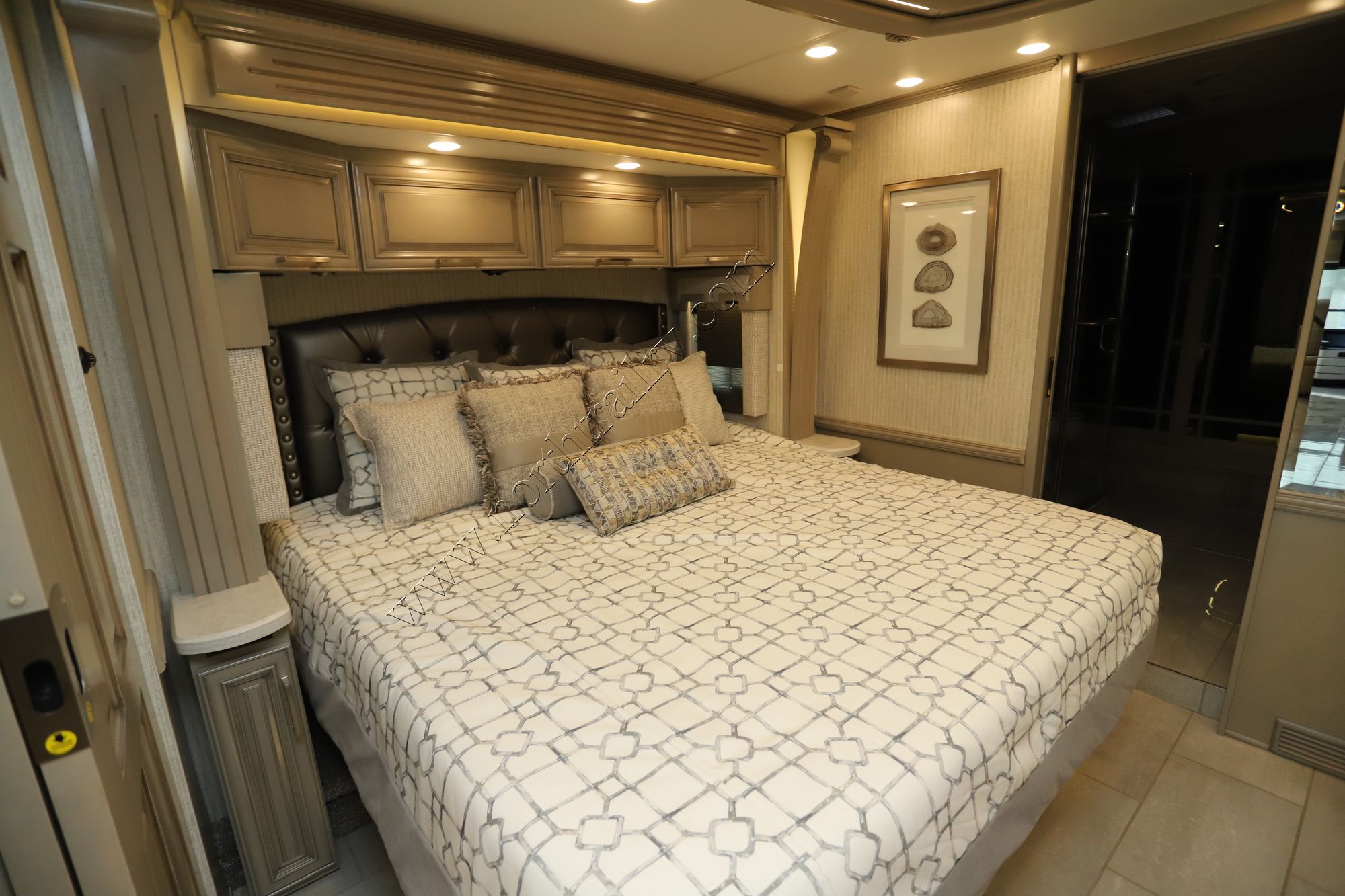 Used 2023 Newmar London Aire 4551 Class A  For Sale