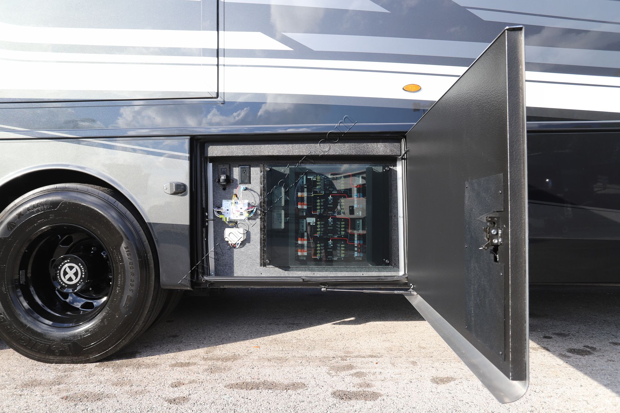 New 2026 Newmar Dutch Star 4340 Class A  For Sale