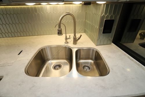 2023 Newmar London Aire 4551