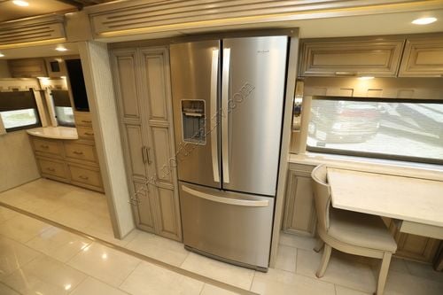 2023 Newmar London Aire 4551