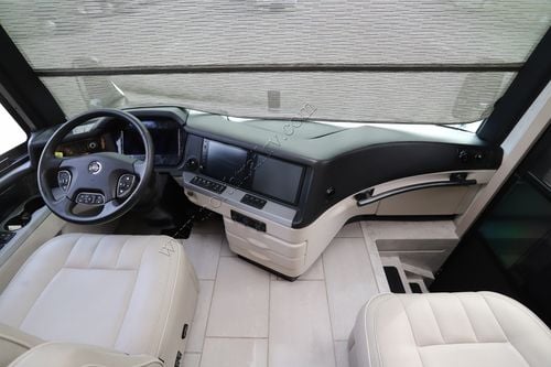 2023 Newmar London Aire 4551