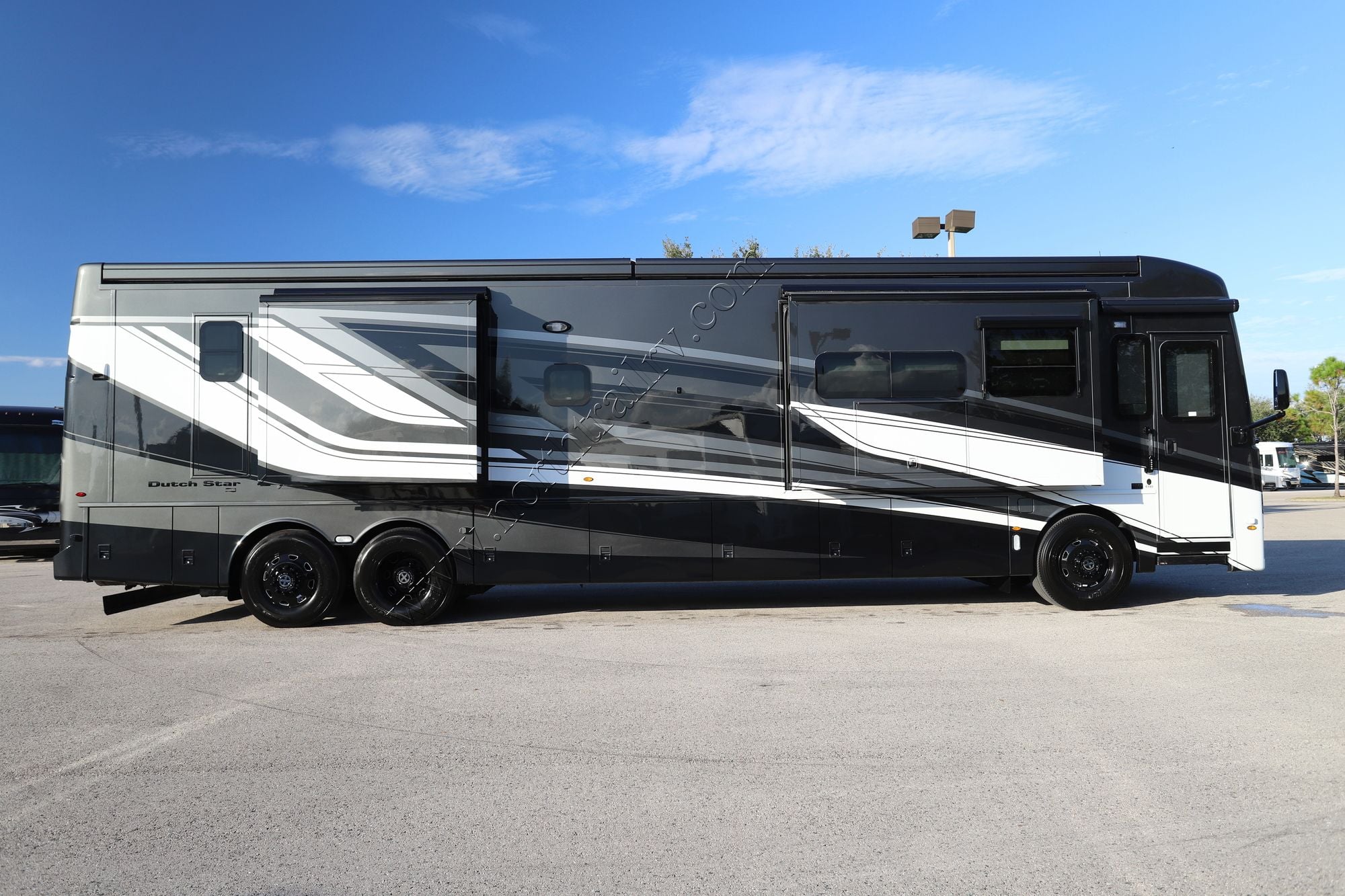 New 2026 Newmar Dutch Star 4340 Class A  For Sale