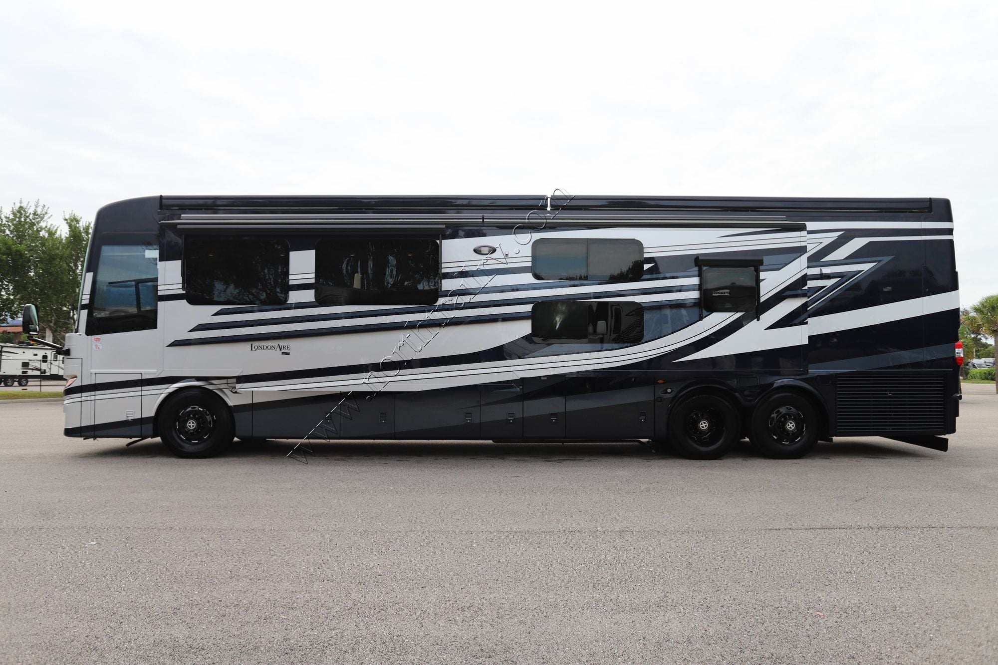 New 2026 Newmar London Aire 4540 Class A  For Sale