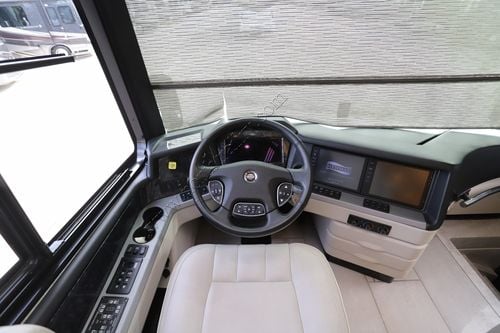 2023 Newmar London Aire 4551