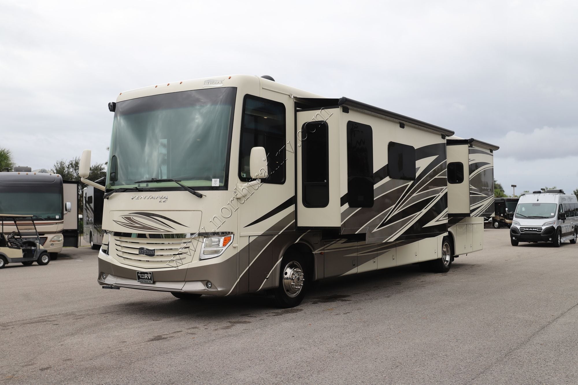 Used 2018 Newmar Ventana Le 4048 Class A  For Sale
