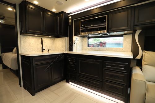 2026 Tiffin Motor Homes Phaeton 35CH