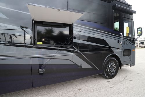 2026 Tiffin Motor Homes Phaeton 35CH