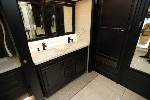 2026 Tiffin Motor Homes Phaeton 35CH