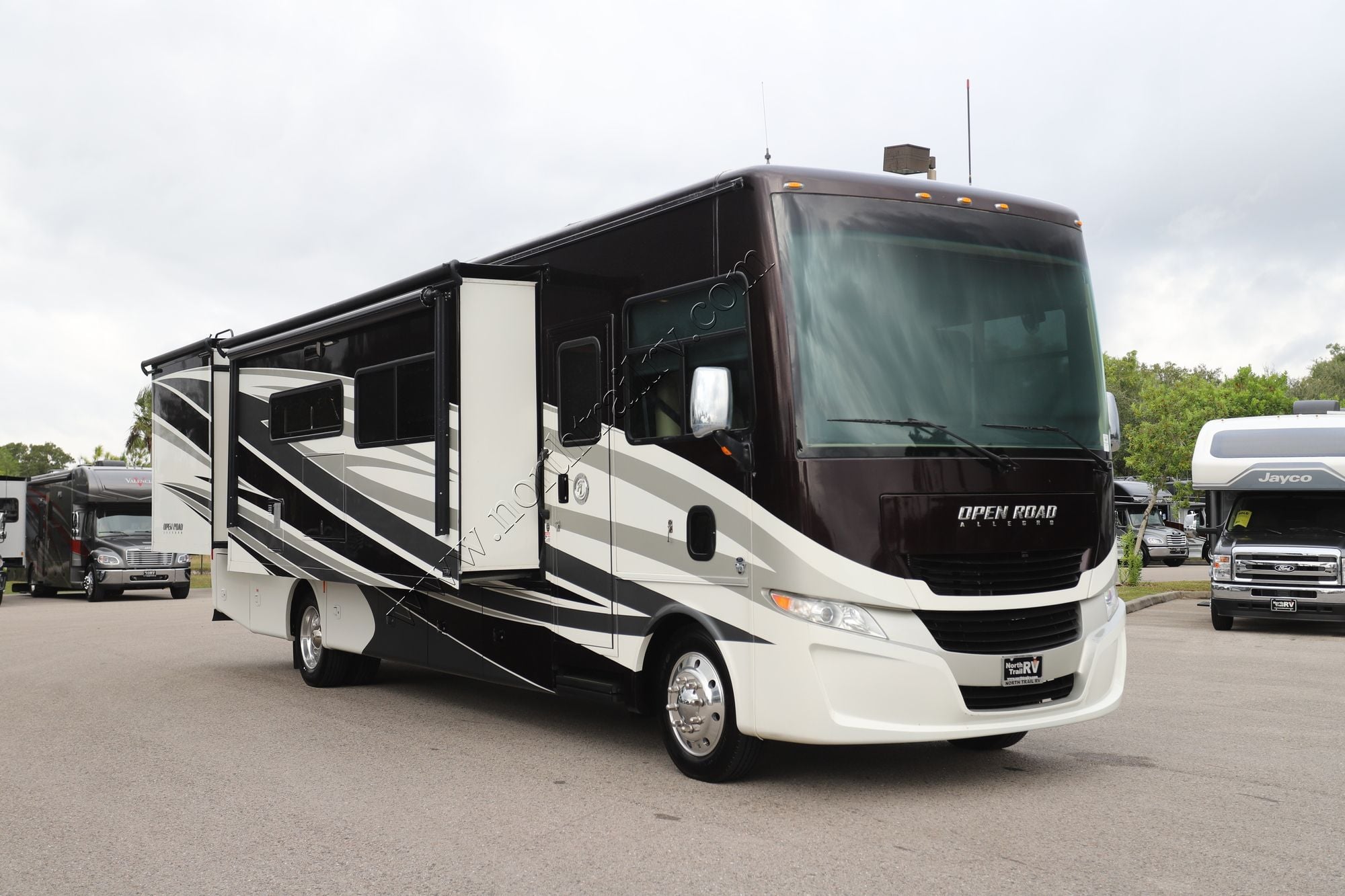 Used 2019 Tiffin Motor Homes Allegro 34PA Class A  For Sale