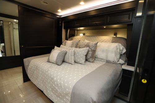 2026 Tiffin Motor Homes Phaeton 35CH