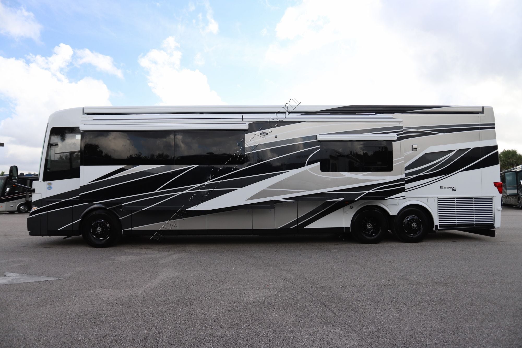 New 2026 Newmar Essex 4551 Class A  For Sale