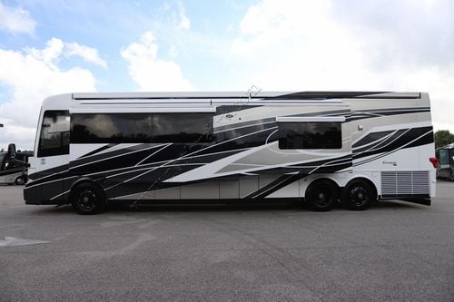 2026 Newmar Essex 4551