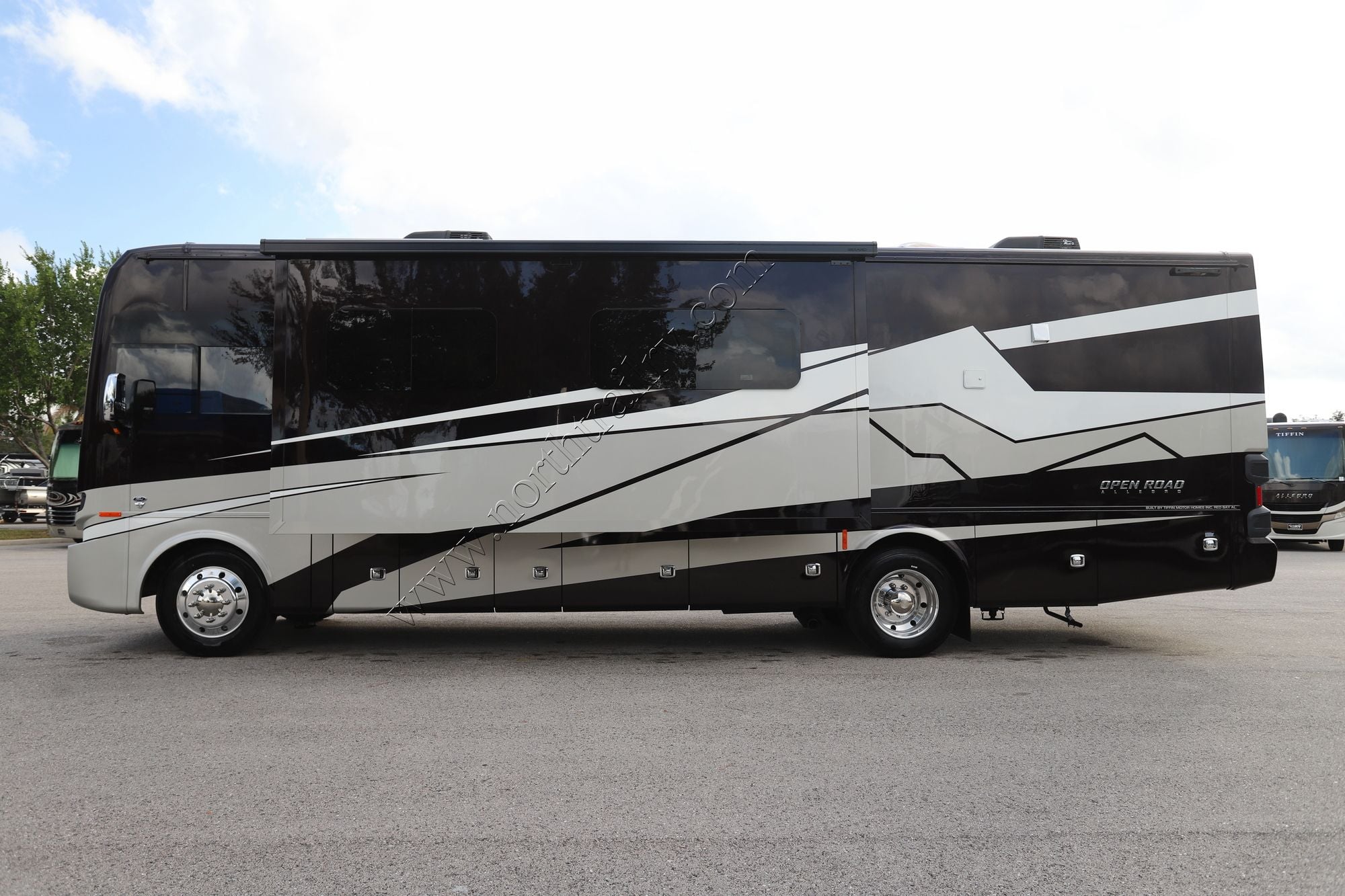 New 2026 Tiffin Motor Homes Allegro 32SA Class A  For Sale