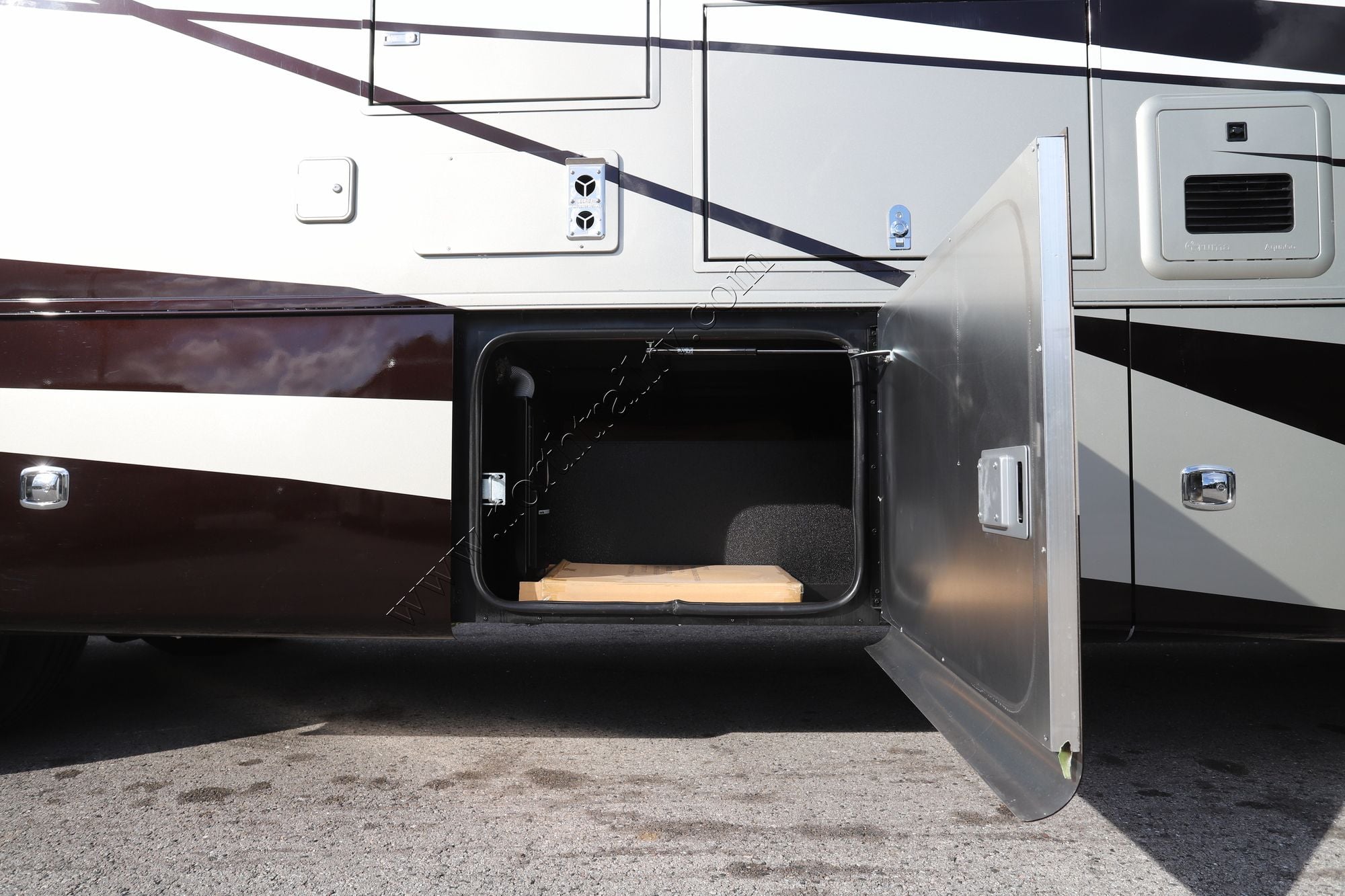 New 2026 Tiffin Motor Homes Allegro 32SA Class A  For Sale