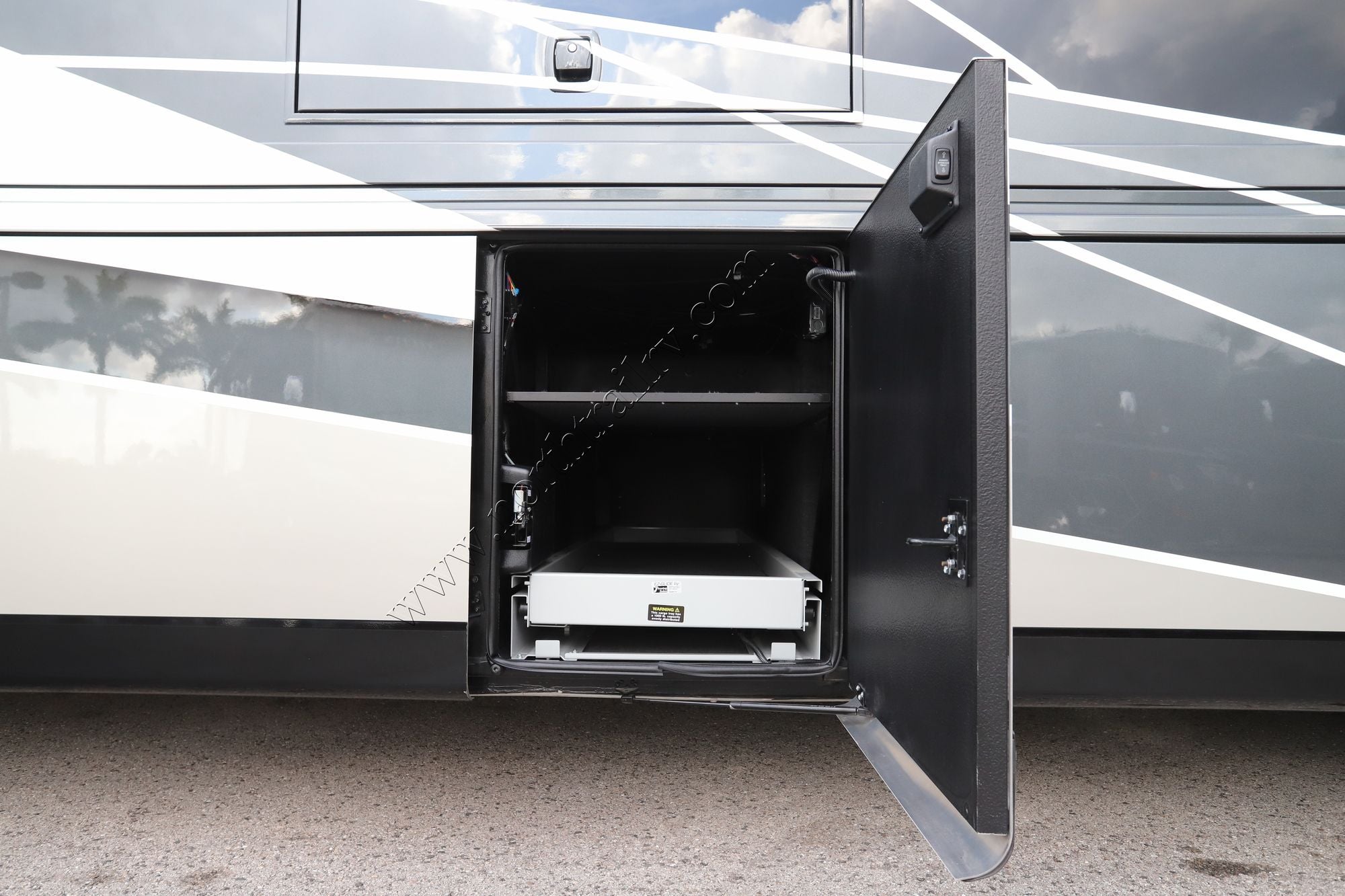 New 2026 Newmar Essex 4551 Class A  For Sale