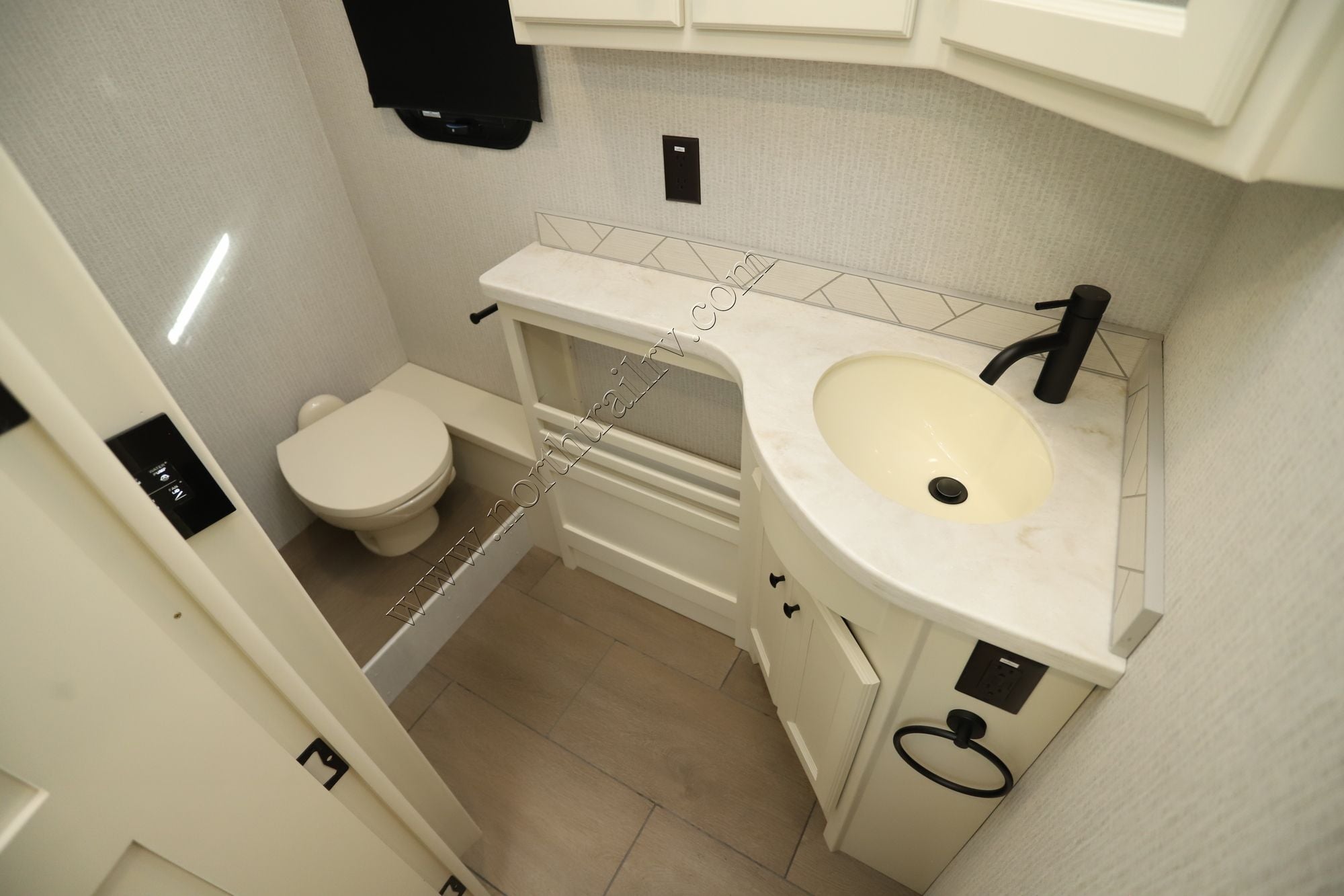 New 2026 Tiffin Motor Homes Allegro 32SA Class A  For Sale