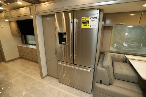 2026 Newmar Essex 4551