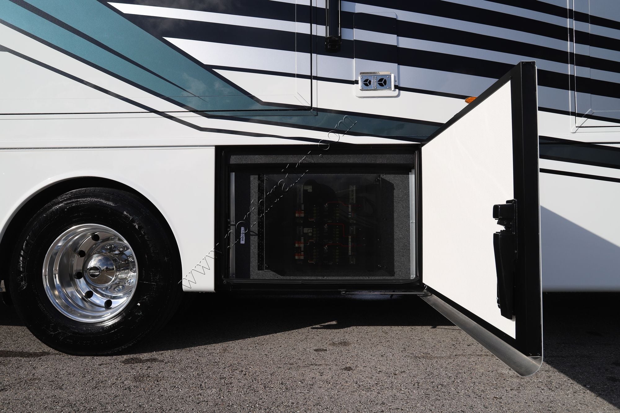 Used 2025 Newmar Northern Star 4037 Class A  For Sale