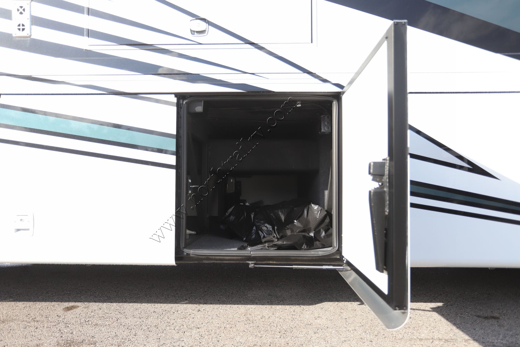 Used 2025 Newmar Northern Star 4037 Class A  For Sale