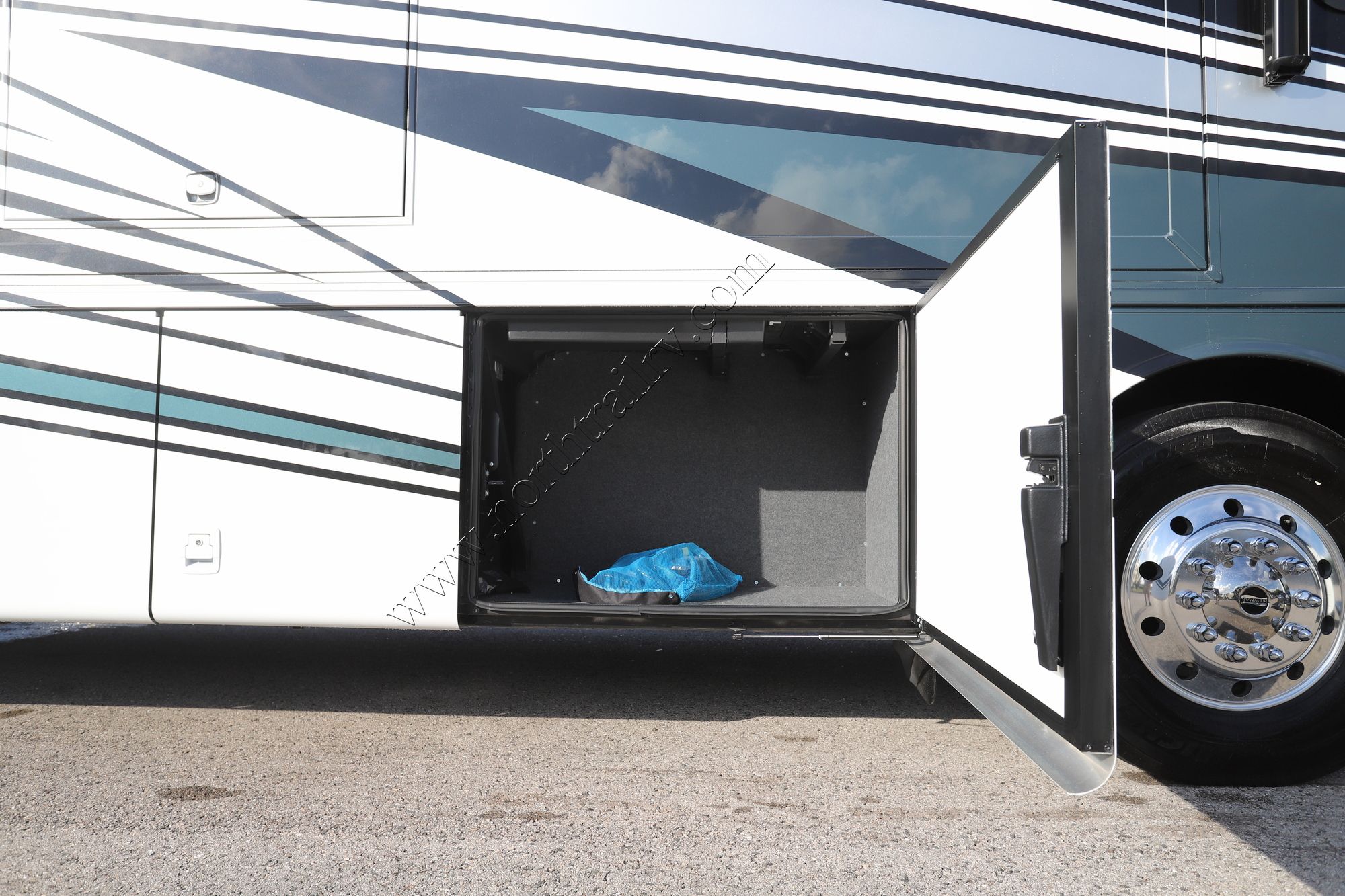 Used 2025 Newmar Northern Star 4037 Class A  For Sale