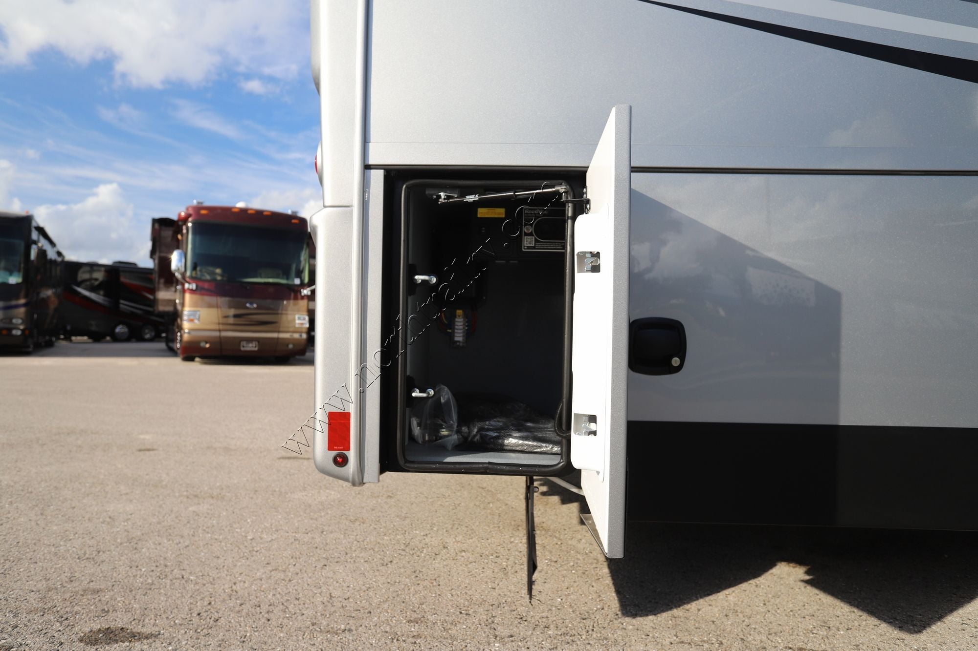 New 2026 Renegade Rv Xl 45DBM Super C  For Sale