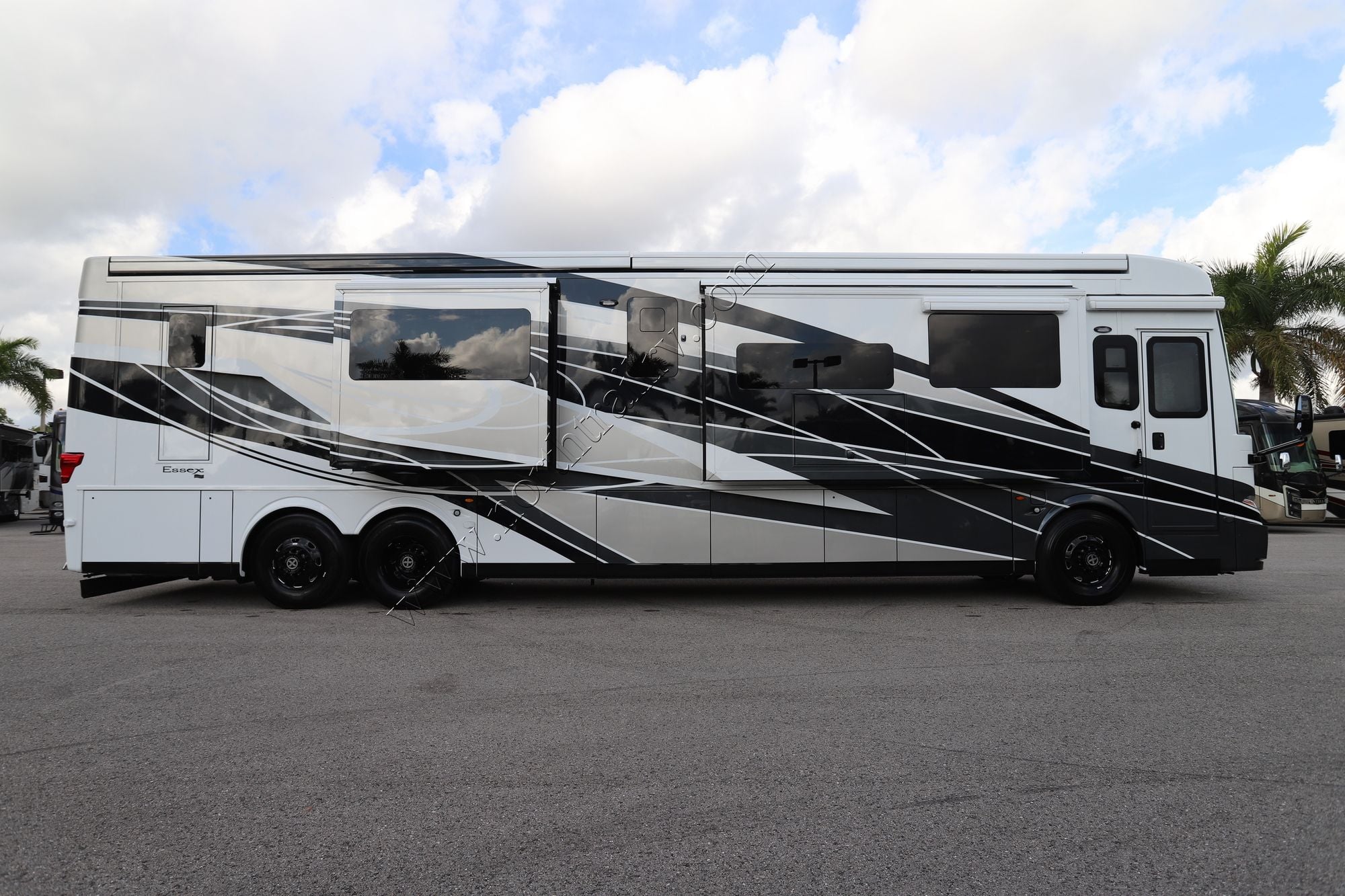 New 2026 Newmar Essex 4551 Class A  For Sale