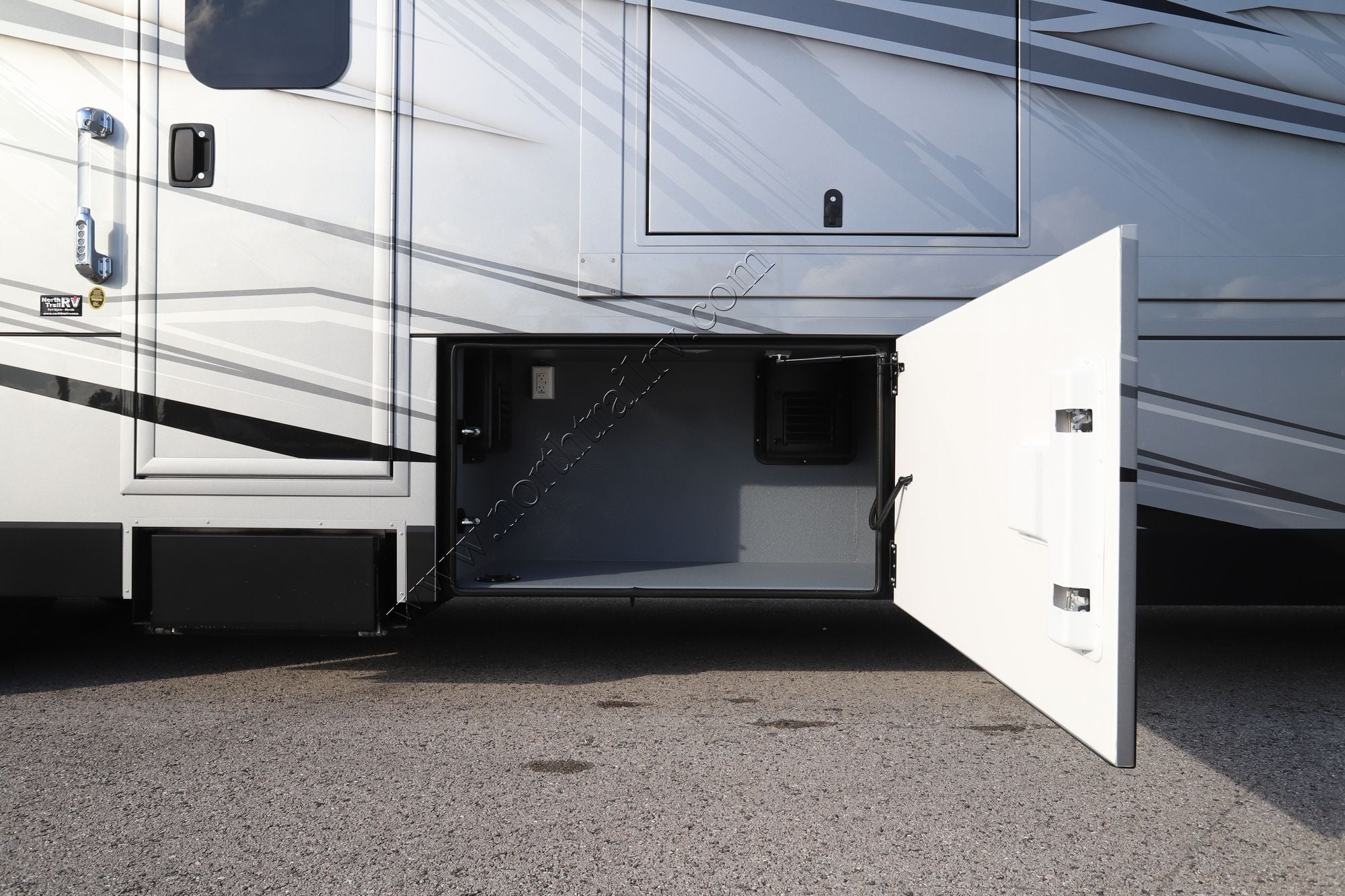 New 2026 Renegade Rv Xl 45DBM Super C  For Sale