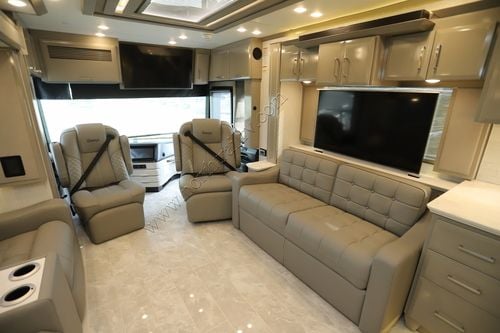 2026 Newmar Essex 4551