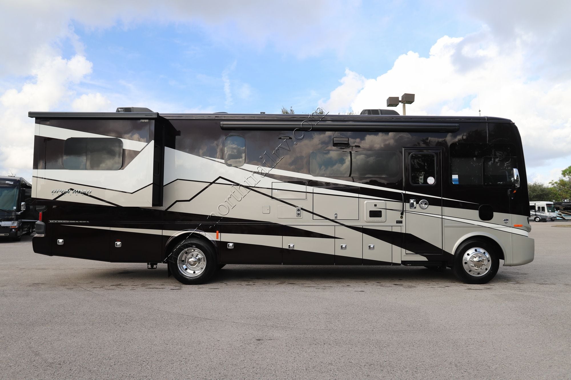 New 2026 Tiffin Motor Homes Allegro 32SA Class A  For Sale