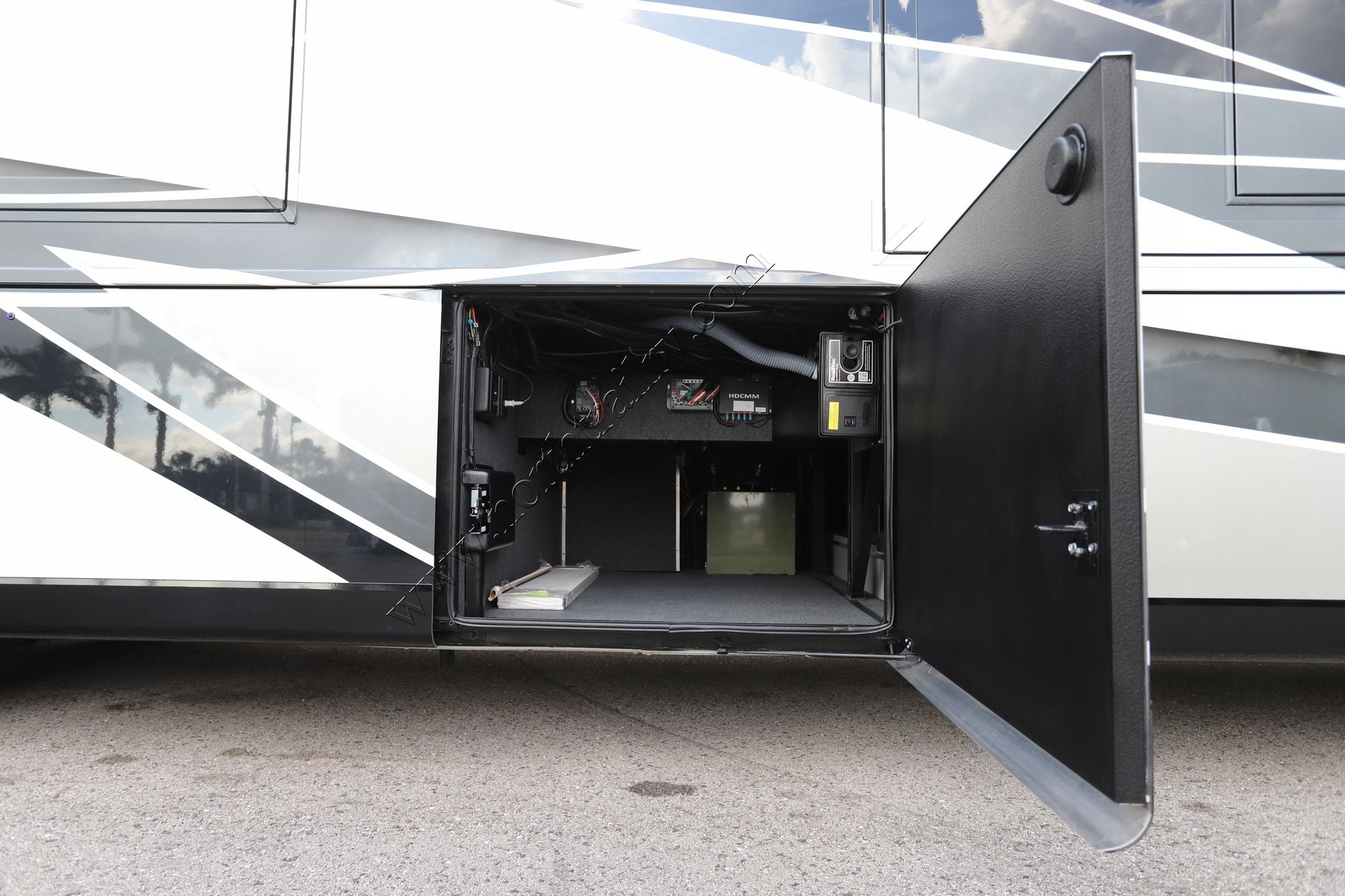 New 2026 Newmar Essex 4551 Class A  For Sale