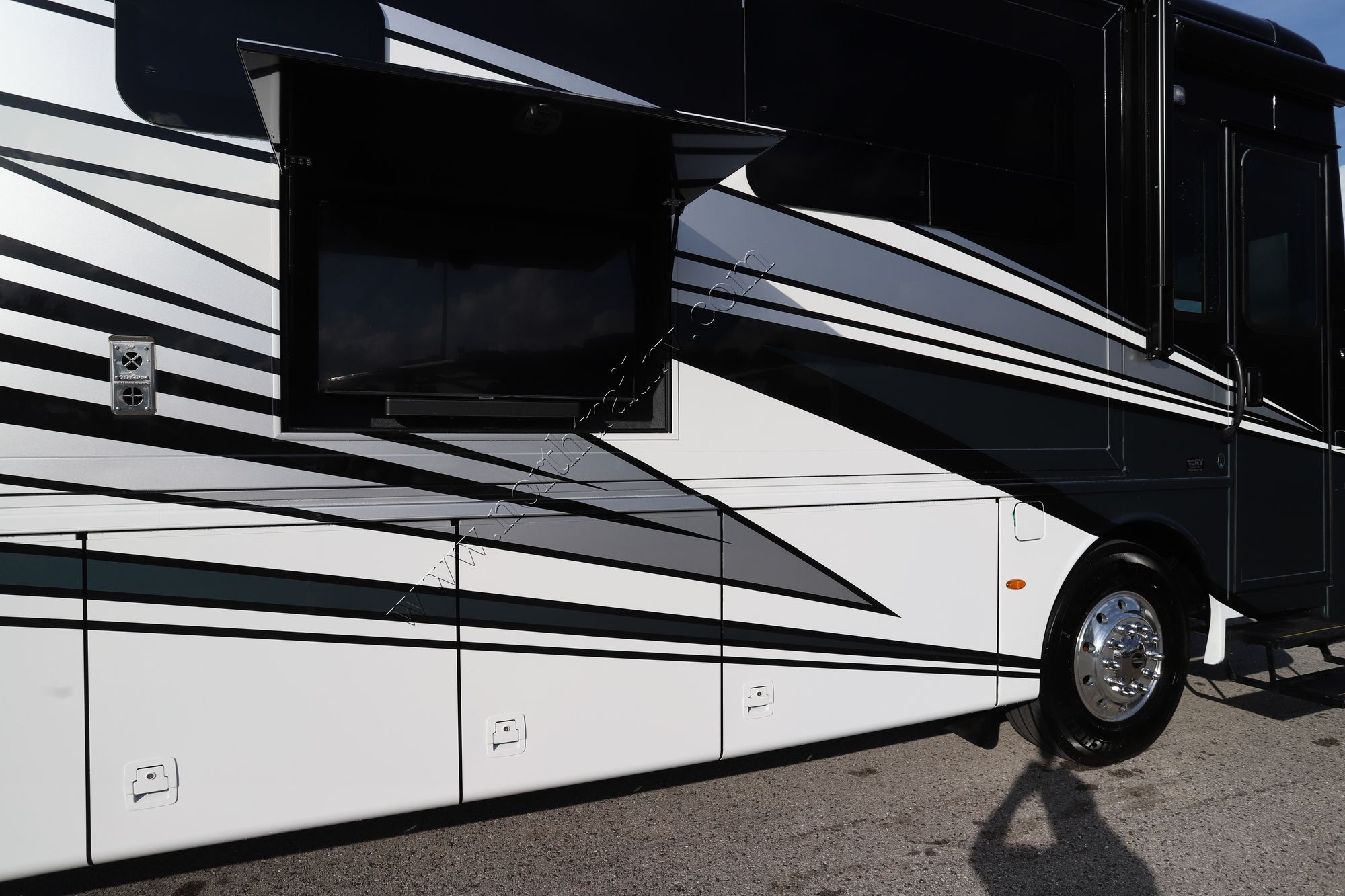 Used 2025 Newmar Northern Star 4037 Class A  For Sale