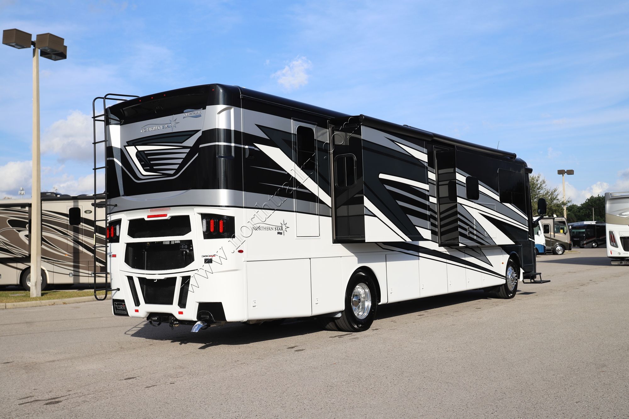 Used 2025 Newmar Northern Star 4037 Class A  For Sale