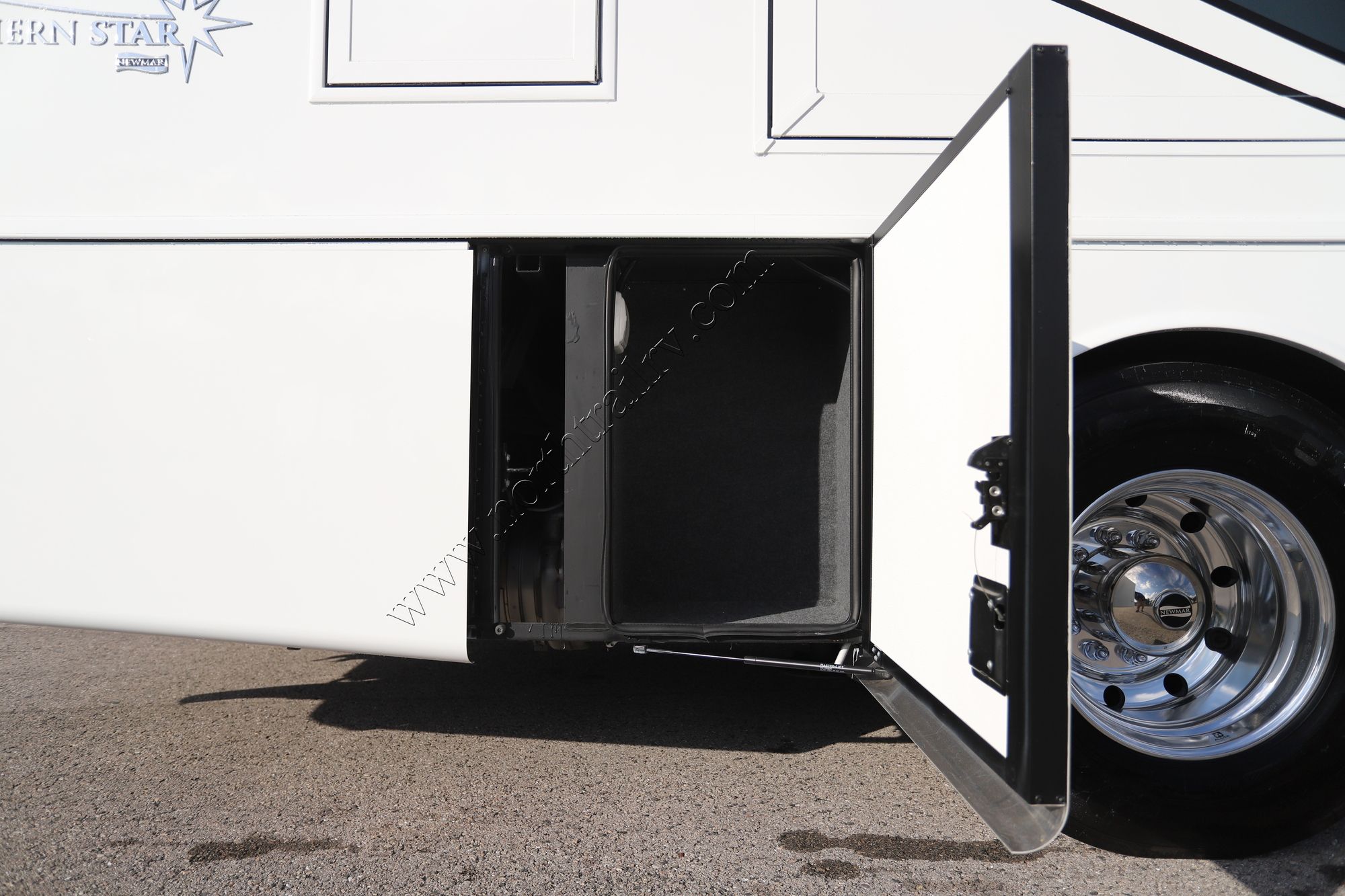 Used 2025 Newmar Northern Star 4037 Class A  For Sale