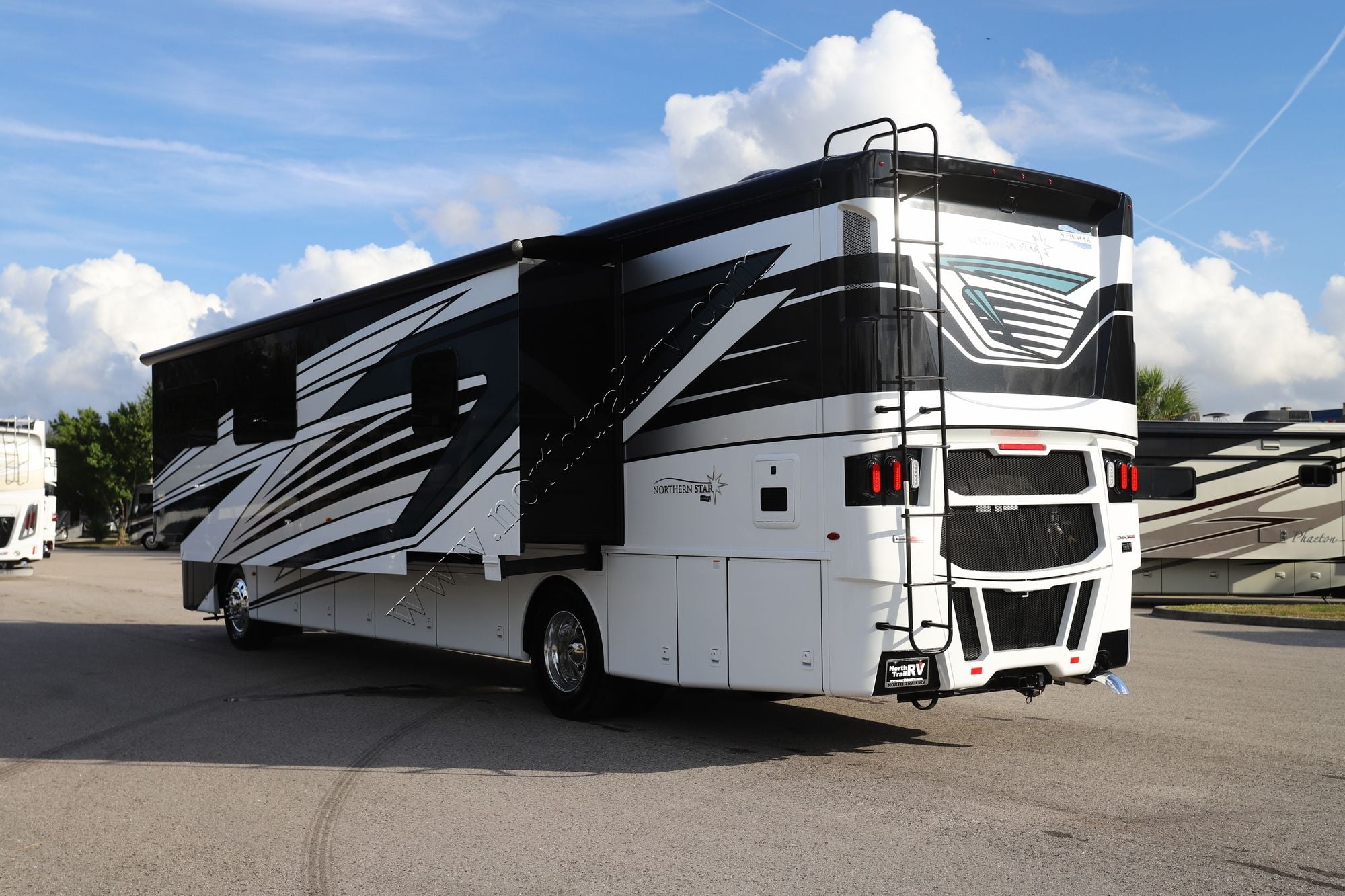 Used 2025 Newmar Northern Star 4037 Class A  For Sale