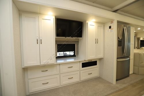 2025 Newmar Northern Star 4037