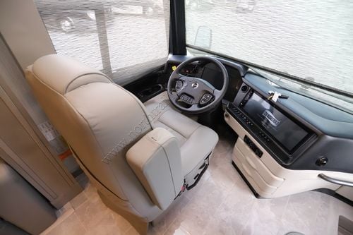 2026 Newmar Essex 4551