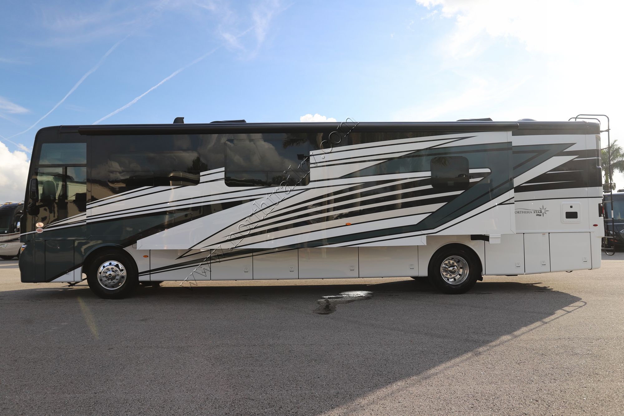 Used 2025 Newmar Northern Star 4037 Class A  For Sale