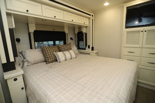 2026 Tiffin Motor Homes Allegro 32SA