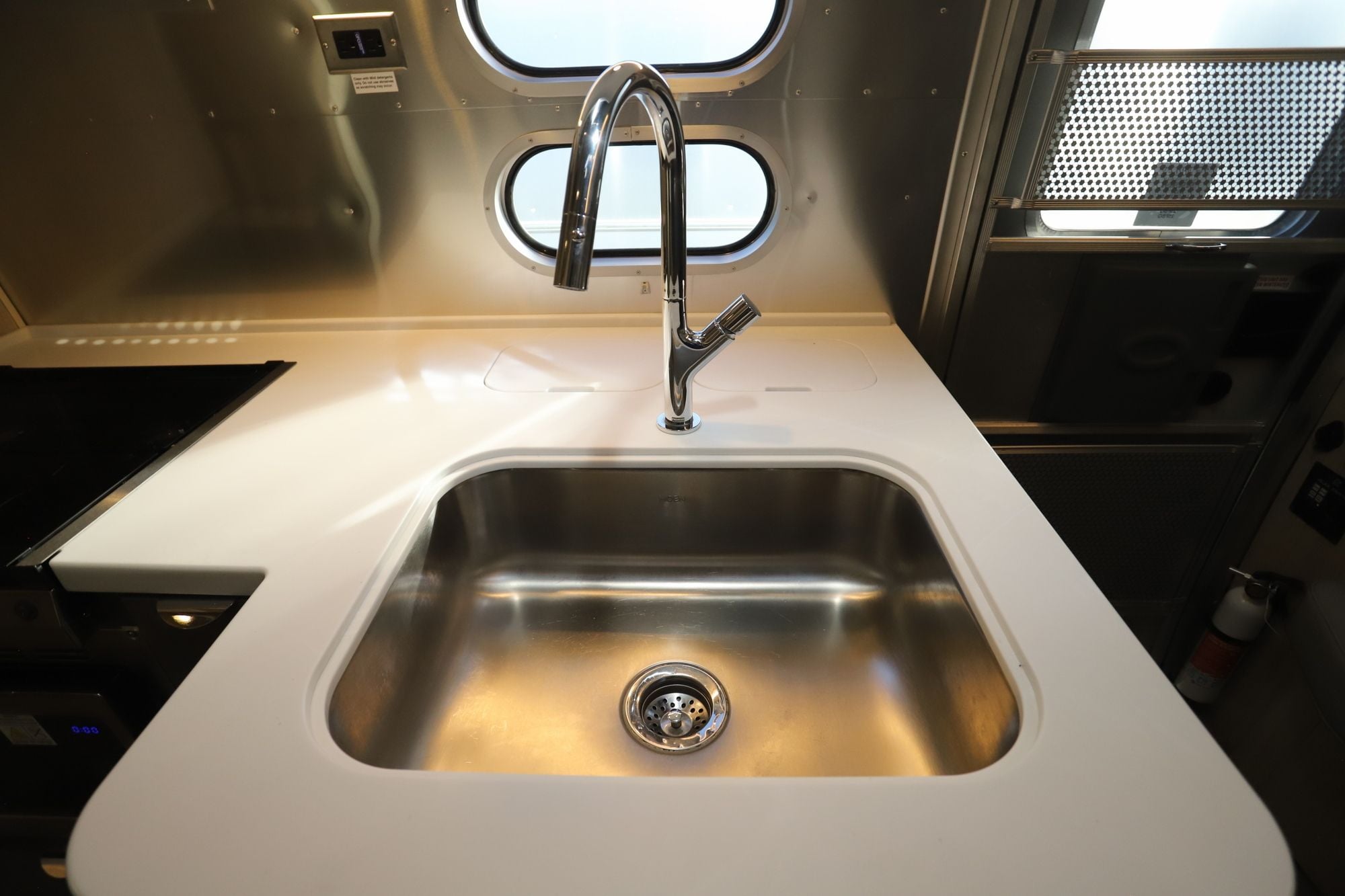 Used 2023 Airstream Globetrotter 25FBQ Travel Trailer  For Sale