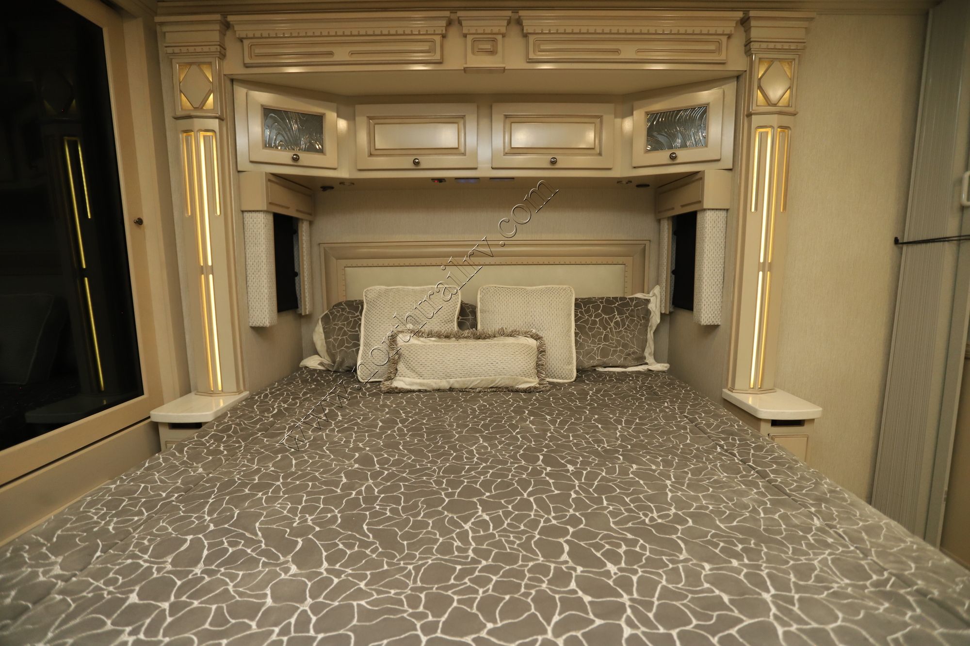 Used 2022 Newmar Dutch Star 4311 Class A  For Sale