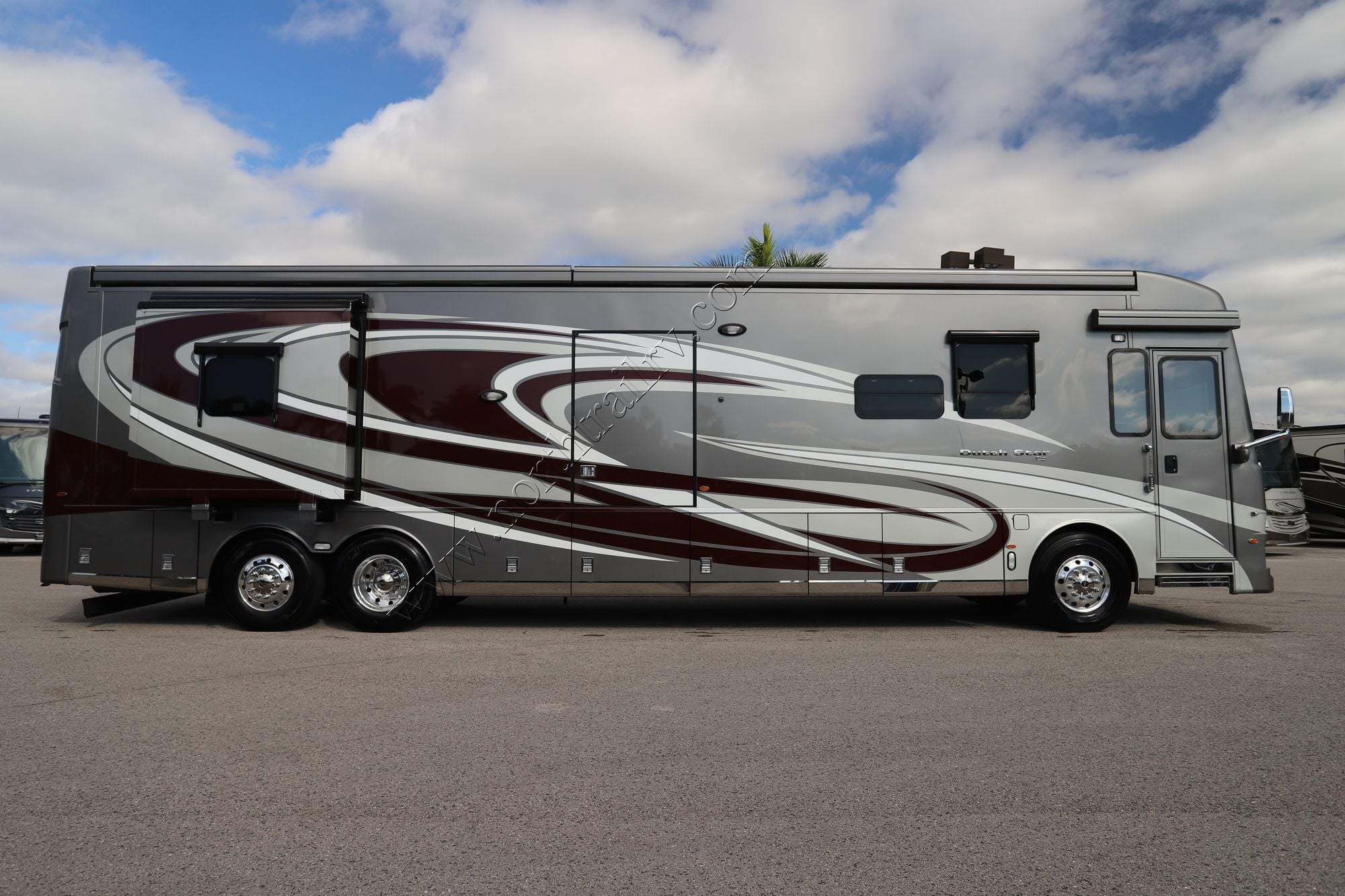 Used 2022 Newmar Dutch Star 4311 Class A  For Sale