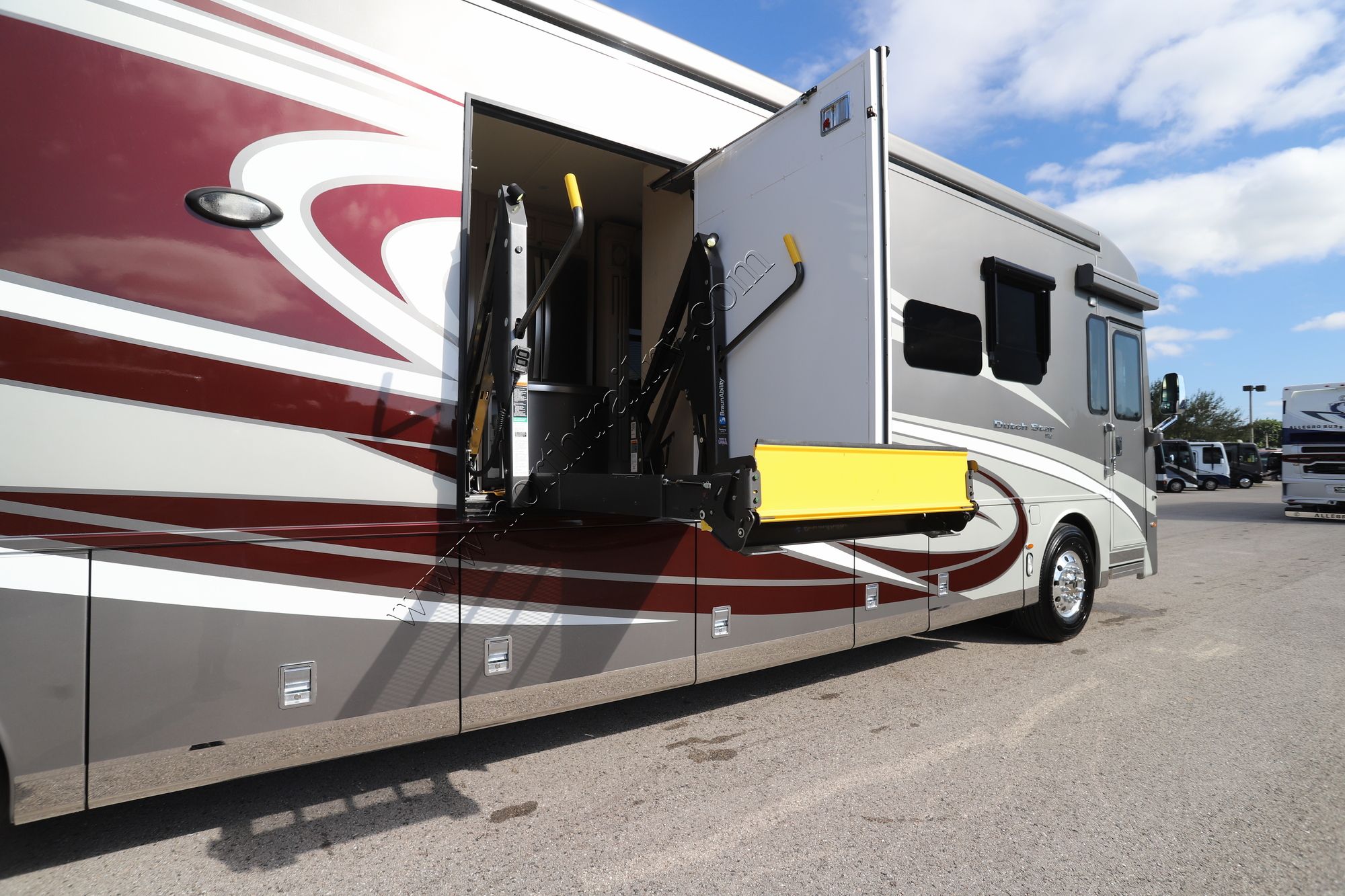 Used 2022 Newmar Dutch Star 4311 Class A  For Sale