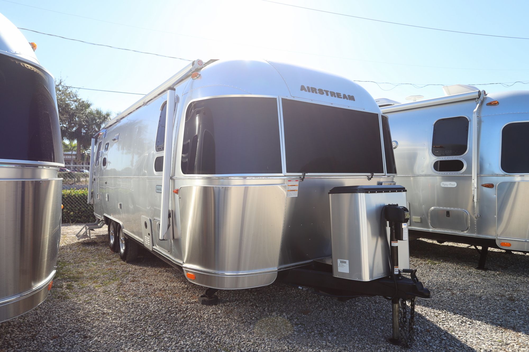 Used 2023 Airstream Globetrotter 25FBQ Travel Trailer  For Sale